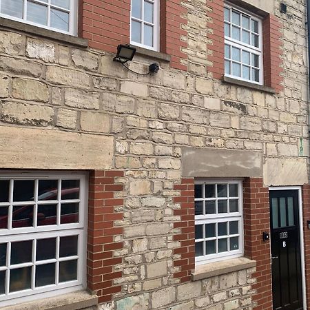 1 Bed House, Free Parking, 15 Minutes From Cheltenham Races Gloucester Bagian luar foto